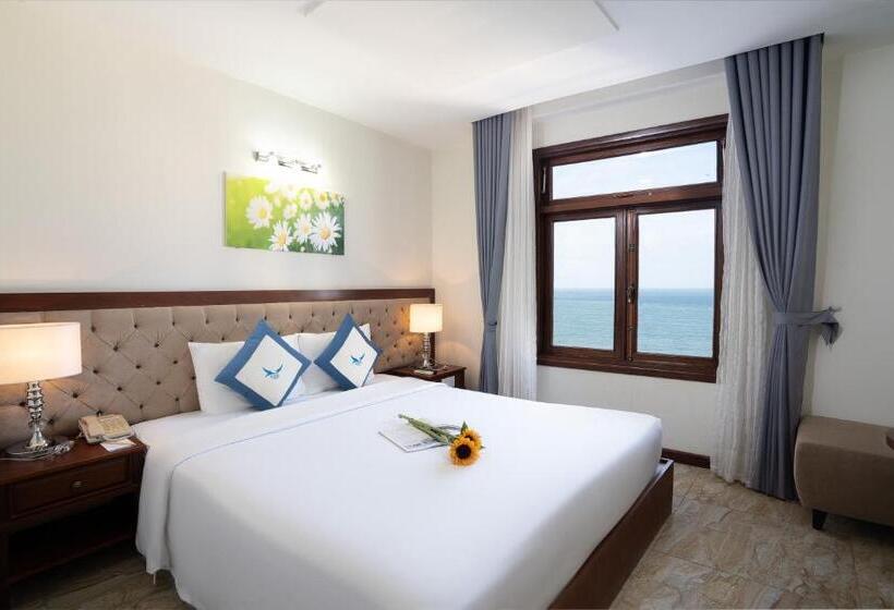 اتاق لوکس با چشمانداز دریا, Apus