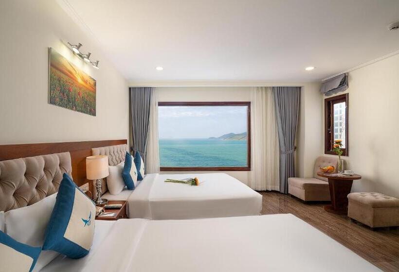 اتاق خانوادگی با چشمانداز دریا, Apus