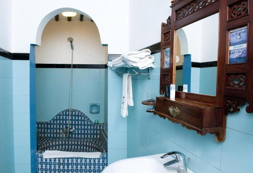 اتاق استاندارد یک نفره, Dhow Palace