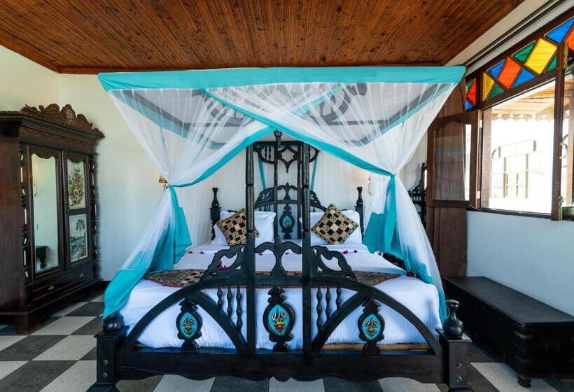 اتاق لوکس با چشم‌انداز دریا, Dhow Palace