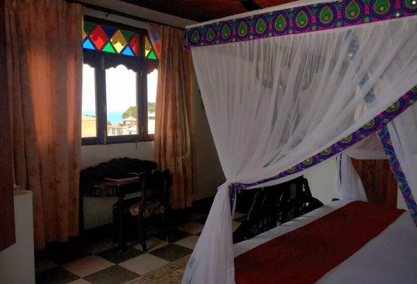 اتاق استاندارد یک نفره, Dhow Palace