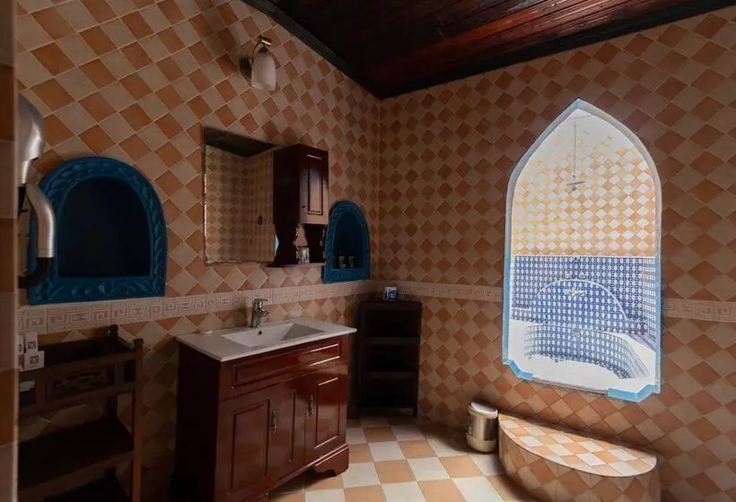 اتاق استاندارد یک نفره, Dhow Palace