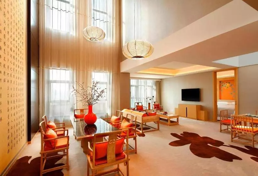 デラックススイート, Four Points By Sheraton Luohe