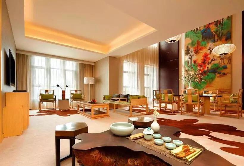 デラックススイート, Four Points By Sheraton Luohe