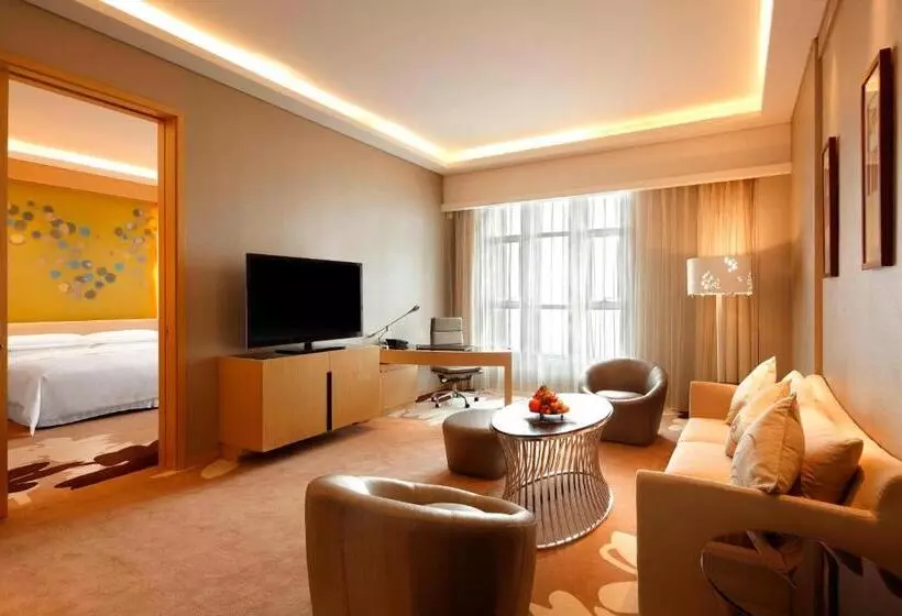 デラックススイート, Four Points By Sheraton Luohe