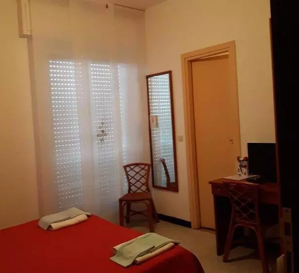 اتاق استاندارد با بالکن, Geppi