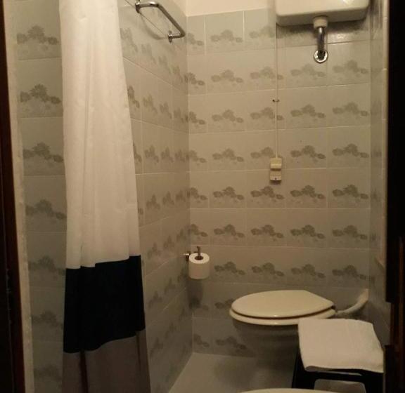 غرفة قياسية ثلاثية, Geppi