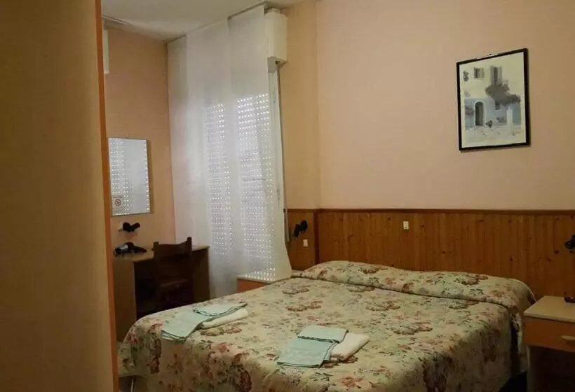 Economy Triple Room, Geppi