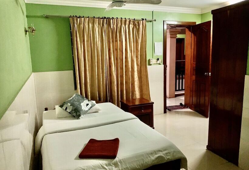 اتاق استاندارد یک نفره, Jasmine Lodge