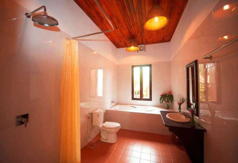 디럭스 룸 산전망, Nam Ou Riverside Hotel & Resort