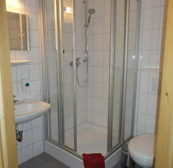 Perhehuone, Obere Schweizerhütte