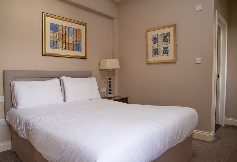 Номер Стандарт, Royal Hotel, Bar & Grill