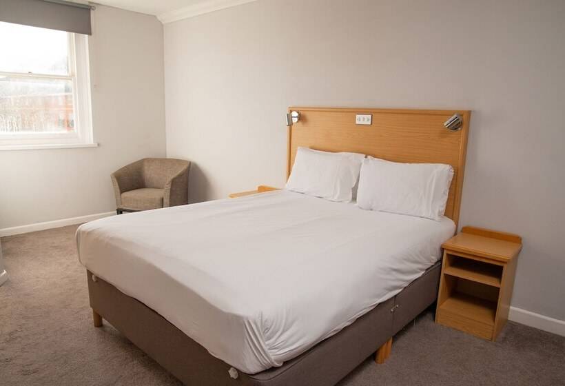 Номер Стандарт, Royal Hotel, Bar & Grill