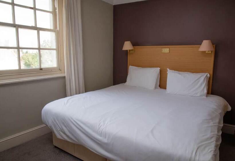 Номер Стандарт, Royal Hotel, Bar & Grill