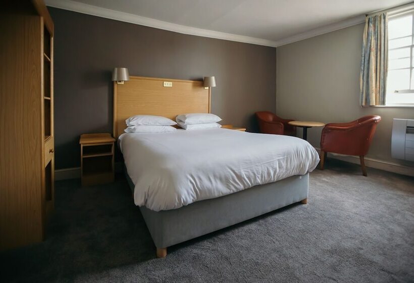 Номер Стандарт, Royal Hotel, Bar & Grill