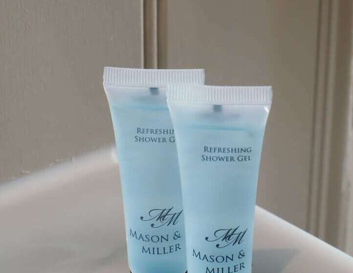 Номер Deluxe, Royal Hotel, Bar & Grill