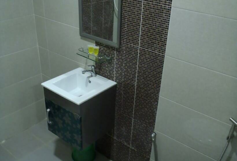 Standard Room, Sabrina Court