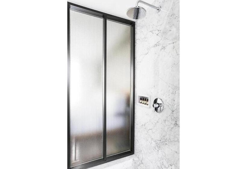 اتاق لوکس, Tuve