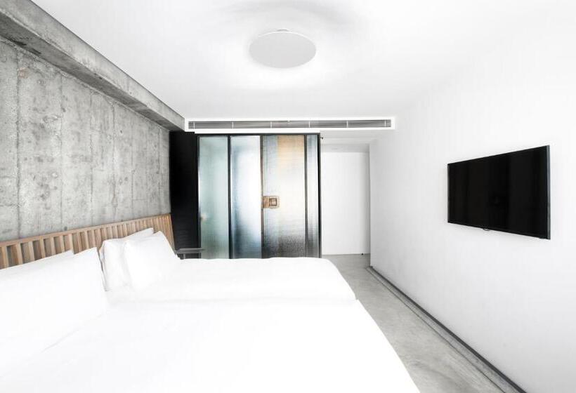 اتاق لوکس, Tuve