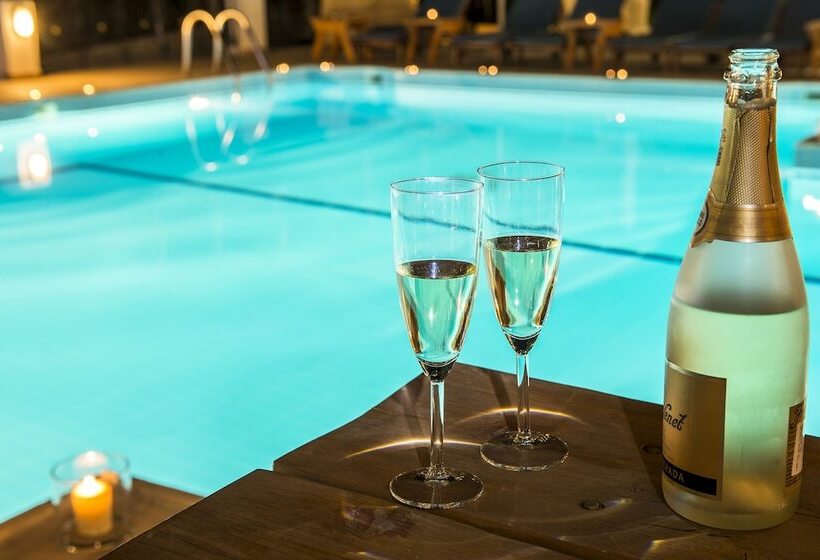 استودیوی استاندارد, Kostis Villas