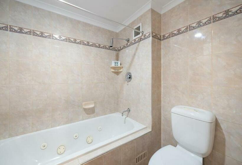 חדר סטנדרט לשלושה, Heritage Inn Bathurst