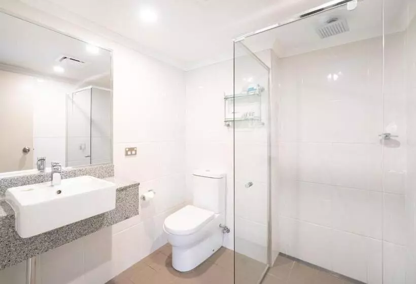 キングサイズベッドのエクゼクティブルーム, Heritage Inn Bathurst