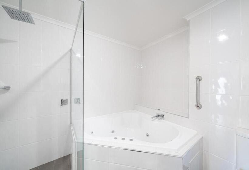 דירת אקזקיוטיב, חדר שינה 1, Heritage Inn Bathurst