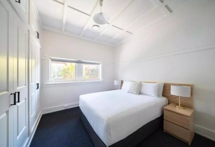 ３ベッドルームハウス, Heritage Inn Bathurst