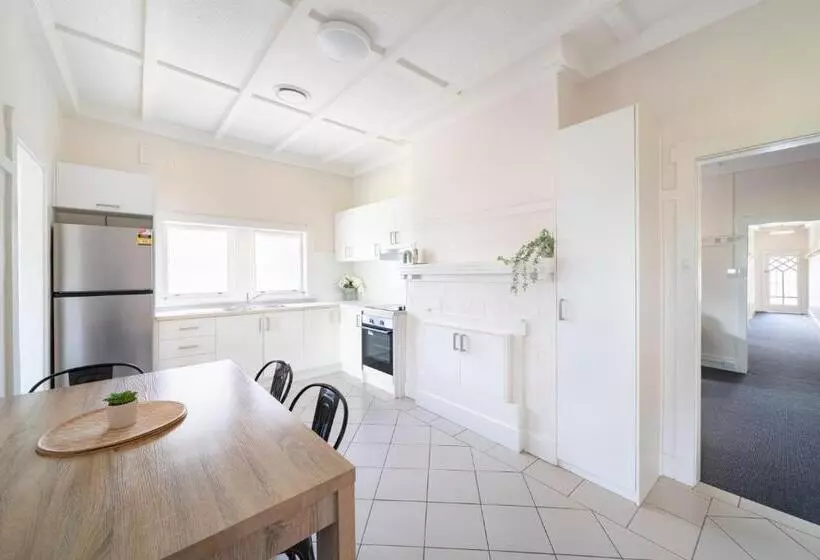 ３ベッドルームハウス, Heritage Inn Bathurst
