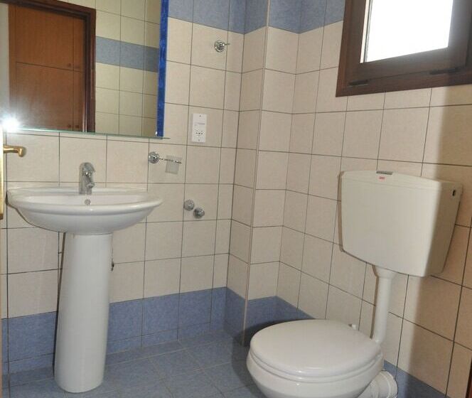 استودیوی استاندارد, Pennystella Apartments