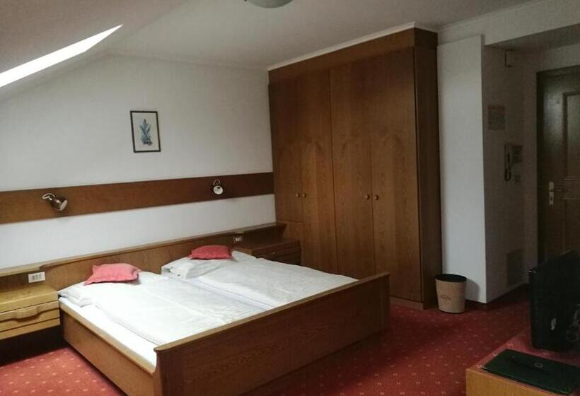 شقة غرفة واحدة, Residence Terentis