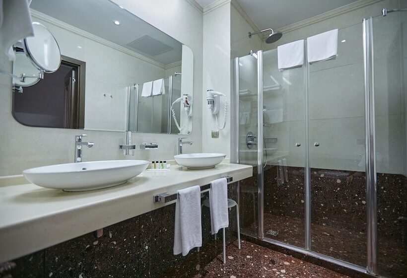 سوییت, Sk Royal Hotel Tula