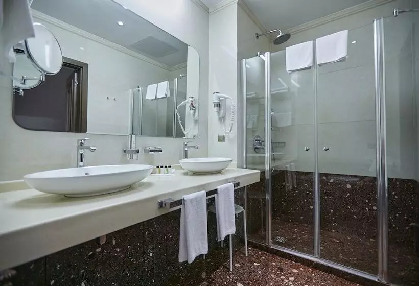 スイート, Sk Royal Hotel Tula