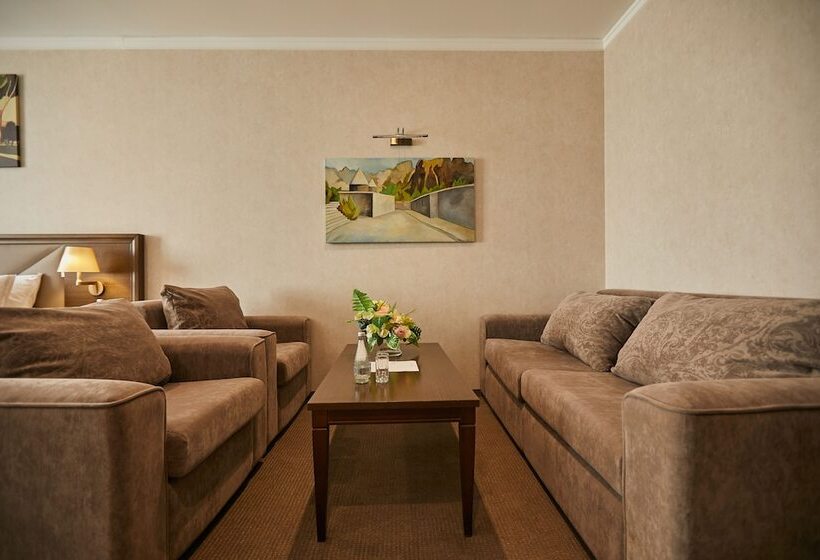 سوییت, Sk Royal Hotel Tula