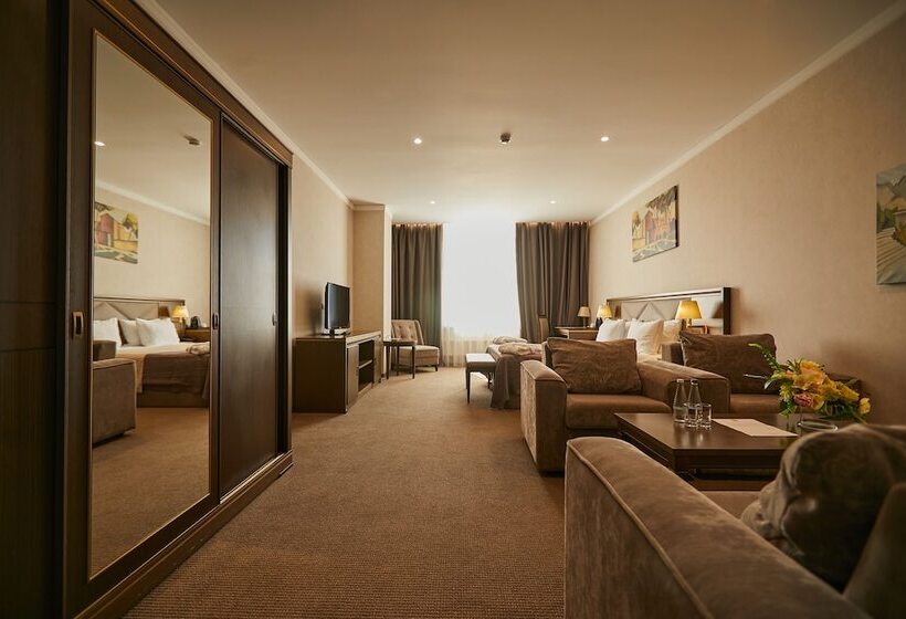 سوییت, Sk Royal Hotel Tula