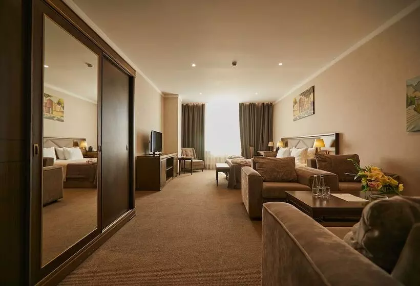 スイート, Sk Royal Hotel Tula