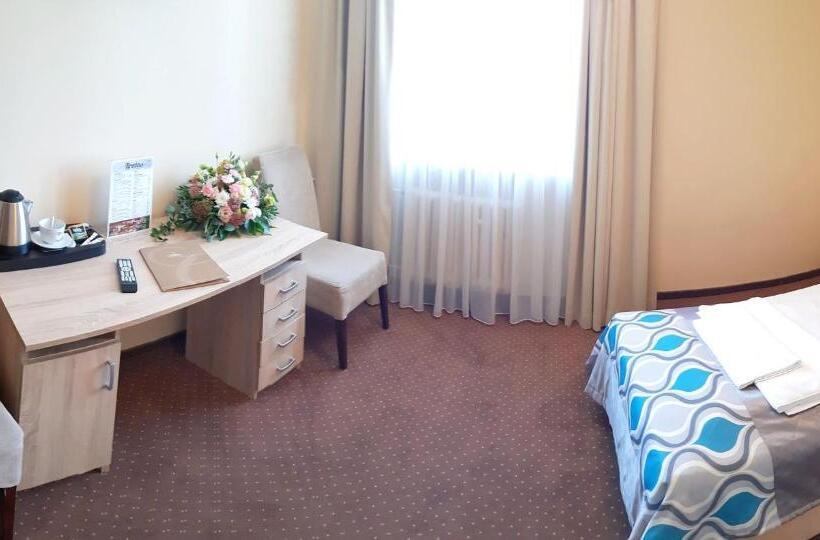 اتاق استاندارد یک نفره, Confero