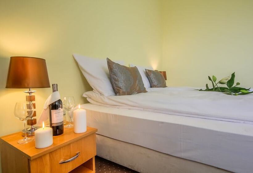 اتاق کلاسیک, Confero