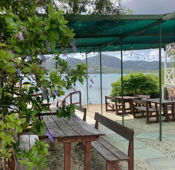 استودیوی استاندارد, The Lodge Antigua