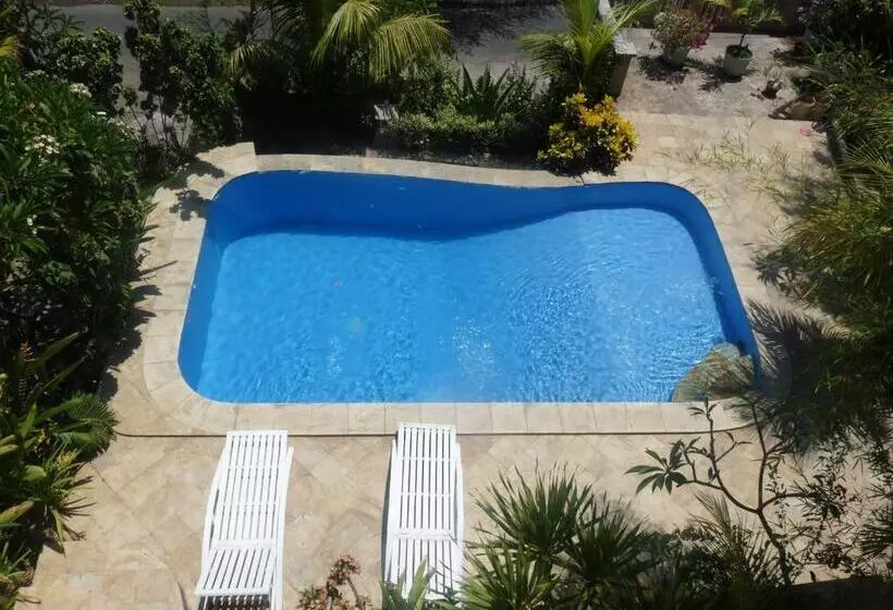اتاق استاندارد با چشم‌انداز باغ, Anugerah Villas