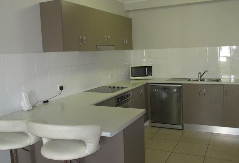آپارتمان 2 خوابه با بالکن, Edge Apartments Cairns