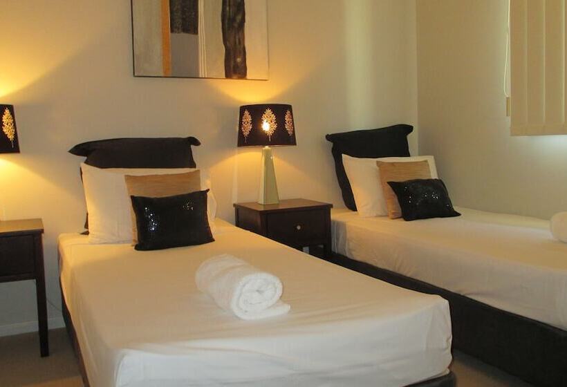 1 Bedroom Penthouse Apartment, Edge Apartments Cairns