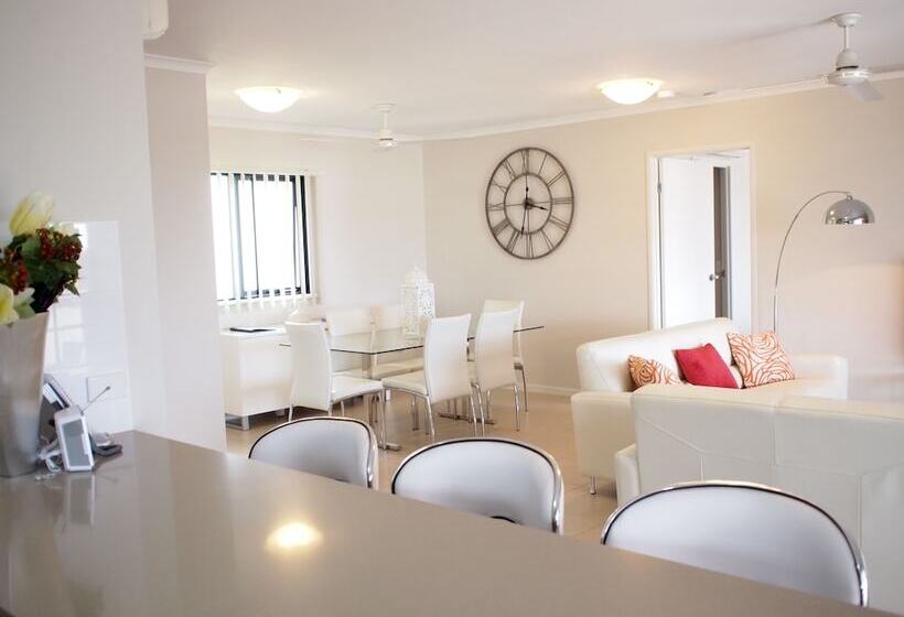 1 Bedroom Penthouse Apartment, Edge Apartments Cairns