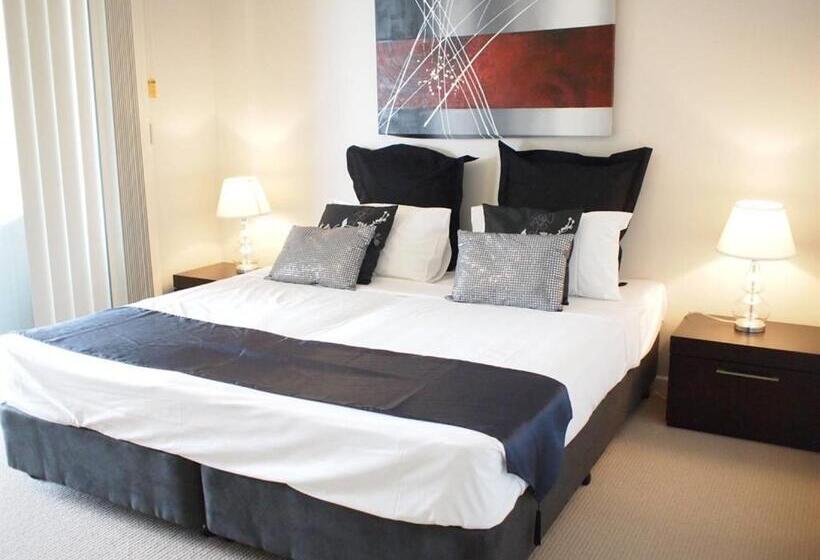 1 Bedroom Penthouse Apartment, Edge Apartments Cairns