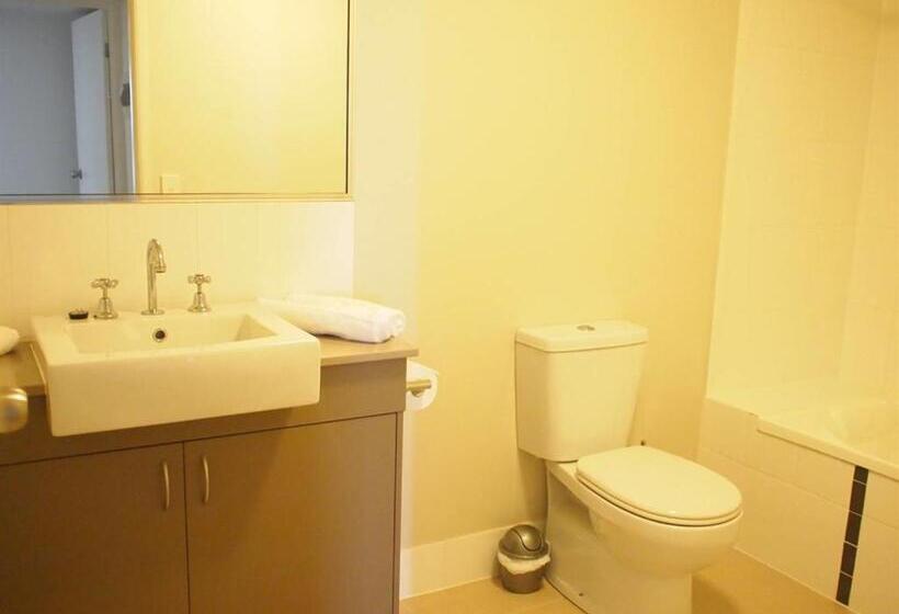 1 Bedroom Penthouse Apartment, Edge Apartments Cairns