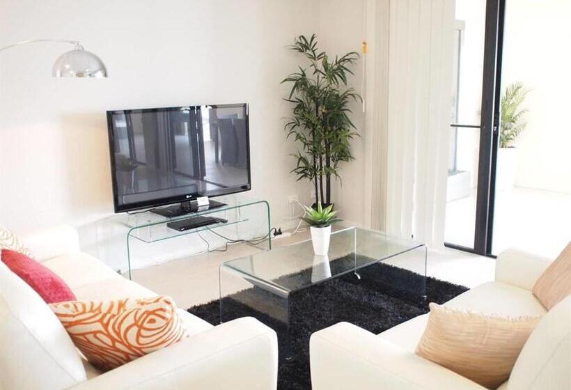 1 Bedroom Penthouse Apartment, Edge Apartments Cairns