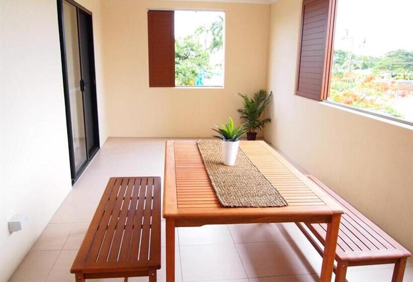 آپارتمان 2 خوابه با بالکن, Edge Apartments Cairns