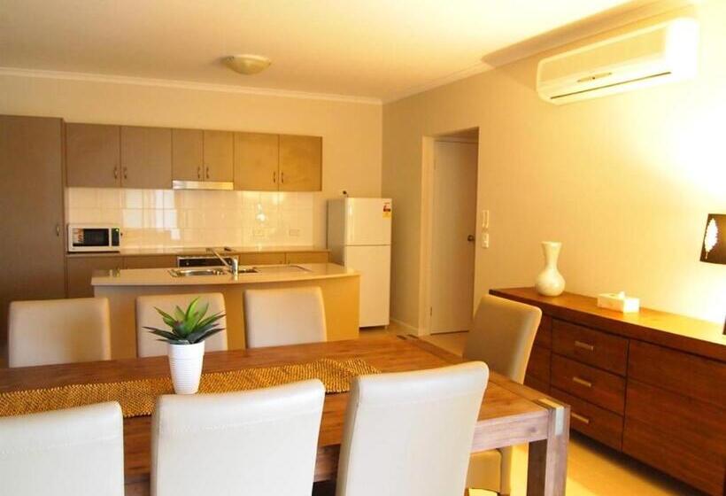 آپارتمان 2 خوابه با بالکن, Edge Apartments Cairns
