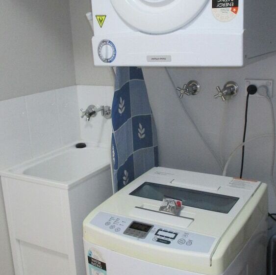 1 Bedroom Penthouse Apartment, Edge Apartments Cairns