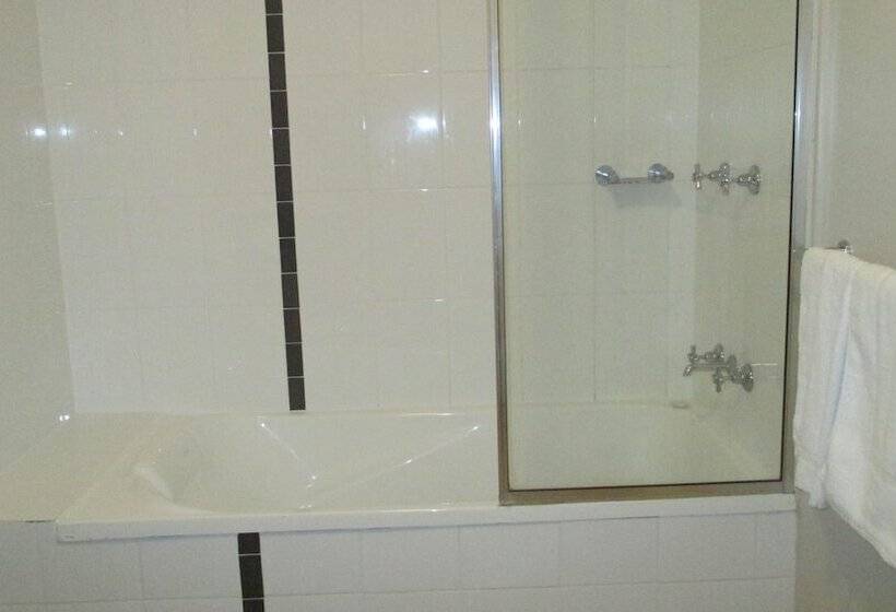 1 Bedroom Penthouse Apartment, Edge Apartments Cairns